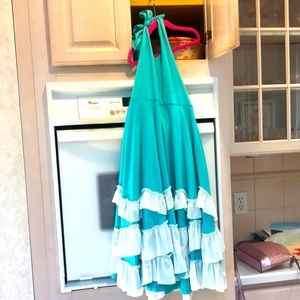 sundress looks gorgeous for beach photos